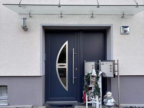 Hereinspaziert - 9 Zimmer Doppelhaushälfte in Wunstorf / Bokeloh