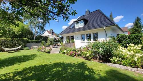 Garten mit Haus und Hängematte - Gepflegtes Einfamilienhaus in Stadtpark Nähe
