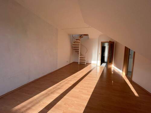 Wohnzimmer - 4 Zimmer Etagenwohnung in Rudolstadt