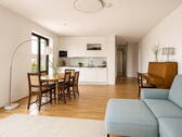Wohnen und Küche - 4 Zimmer Etagenwohnung zum Kaufen in Berlin