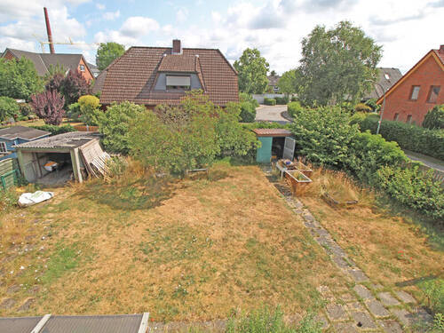 Blick vom Balkon in den Garten - 
