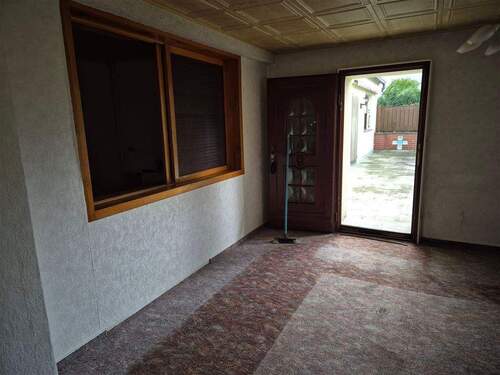 Diele / Veranda Nr.: 5 - 9 Zimmer Mehrfamilienhaus, Wohnhaus in Fünfeichen b Eisenhüttenstadt