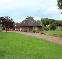 Geräumiger Winkelwalmdachbungalow in Wesseln - modernisiert und energieeffizient