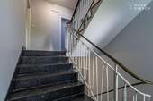 Treppenhaus - 3 Zimmer Etagenwohnung zum Kaufen in Hamburg