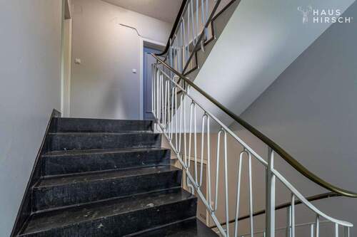 Treppenhaus - 3 Zimmer Etagenwohnung zum Kaufen in Hamburg