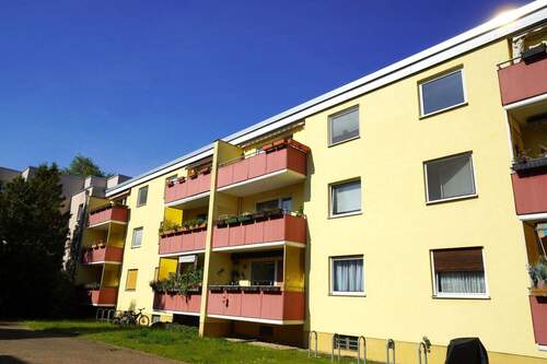 01 Ostansicht - Sonnige Eigentumswohnung mit Balkon in Mariendorf