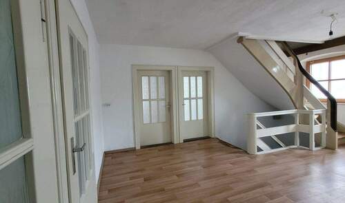 Flur 1. OG - 5 Zimmer Einfamilienhaus in Marktleugast