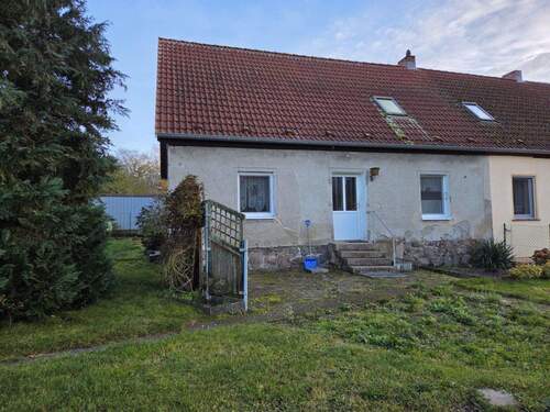 Vorderansicht - LÄNDLICHE KLEINE DOPPELHAUSHÄLFTE AUF SCHÖNEM GRUNDSTÜCK