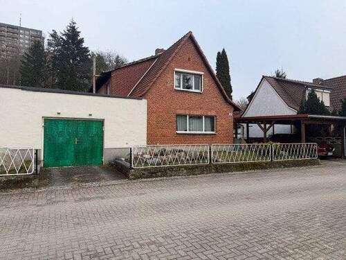 Vorderansicht - 5 Zimmer Mehrfamilienhaus, Wohnhaus zum Kaufen in Neubrandenburg