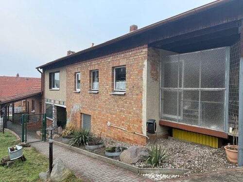 Giebelansicht - 5 Zimmer Mehrfamilienhaus, Wohnhaus in Neubrandenburg