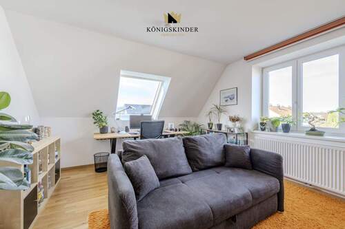 Gemütliches Zimmer für Teenager mit freundlicher, offener Atmosphäre. - 