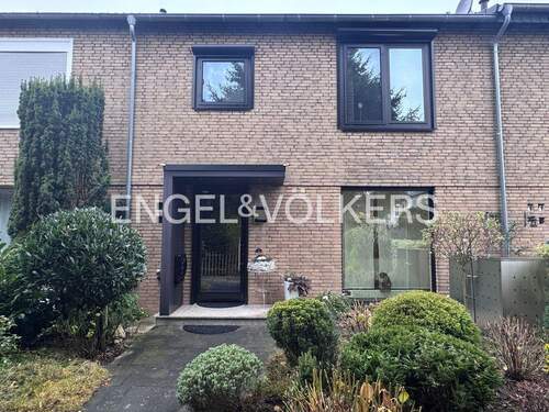 Bild 1 - Traumhaus mit Garten und Garage.