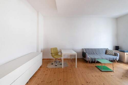 Wohnbereich - 1 Zimmer Etagenwohnung zum Kaufen in Berlin