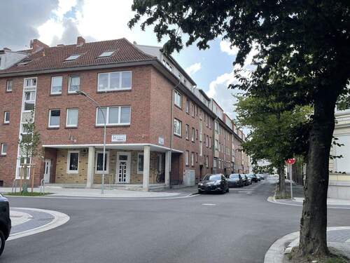 Bild 2 - 4 Zimmer Etagenwohnung zum Kaufen in Wilhelmshaven