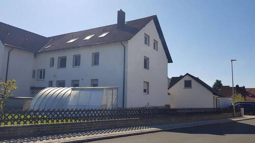 Hausansicht - 4 Zimmer Etagenwohnung zur Miete in Herzogenaurach