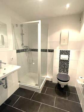 Schickes Duschbad - 