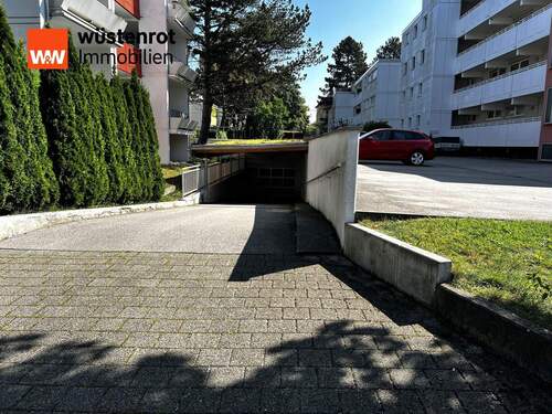 Zufahrt zur Tiefgarage - 