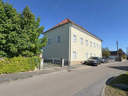 Außenansicht - 9 Zimmer Mehrfamilienhaus, Wohnhaus zum Kaufen in Nünchritz OT Grödel