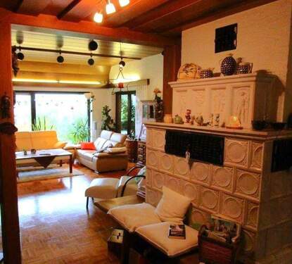 EG Kachelofen mit Wohnbereich - 