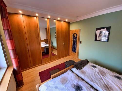 Elternschlafzimmer im EG - 