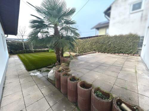 Großzügige Terrasse - 6 Zimmer Einfamilienhaus in Rheinau