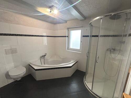 Erdgeschoss Badezimmer - 