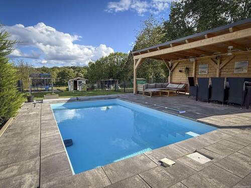 Poolanlage - Außergewöhnliches Zweifamilienhaus mit Poollandschaft in Waldrandnähe sucht neue Eigentümer