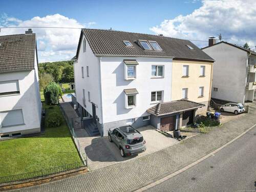 Front - Mehrfamilienhaus, Wohnhaus zum Kaufen in Saarbrücken / Klarenthal