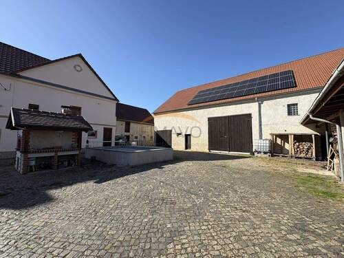 Hofansicht - 8 Zimmer Bauernhaus, Landhaus in Neukieritzsch