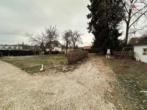 Grundstück - 8 Zimmer Einfamilienhaus in Wildenfels