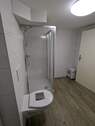 Badezimmer mit Dusche u. WC.jpg - 