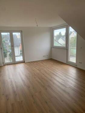 Wohnzimmer - 3 Zimmer Etagenwohnung zur Miete in Bergisch Gladbach