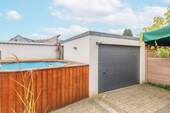 Pool und Garage - 