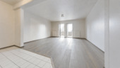 Wohnzimmer - Moderne Wohnung mit Balkon Nähe der Innenstadt