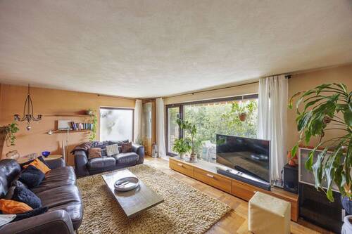 Wohnzimmer - 7 Zimmer Einfamilienhaus zum Kaufen in Besigheim