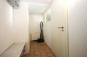 … Platz für eine Garderobe - 