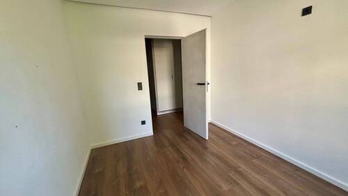 Zweites Schlafzimmer oder Arbeitszimmer - 