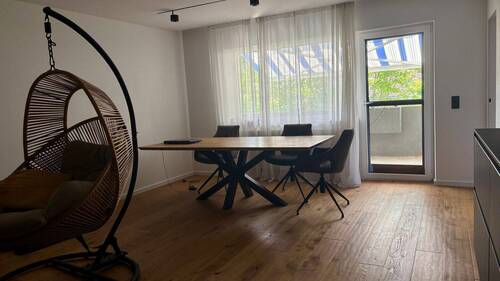 Wohn- und Esszimmer - 