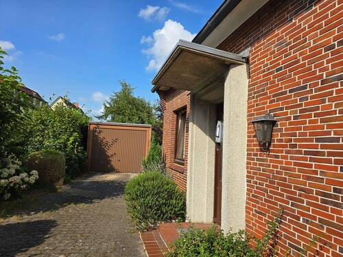 Eingangsbereich.jpg - 5 Zimmer Einfamilienhaus zum Kaufen in Nortorf