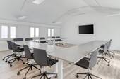 Regus Riva Gulli 5740 Trieste Italy Large Meeting - All-inclusive-Zugang zu professionellen Büroräumen für 10 Personen in Regus Weitblick