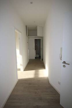 Flur BIld 1 - Etagenwohnung mit 82,00 m² in Frankfurt am Main zur Miete