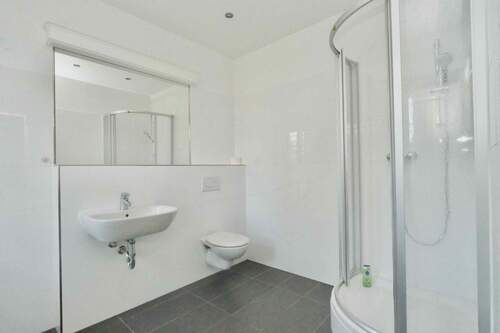 Badezimmer 1 OG - Ansicht 1 - 