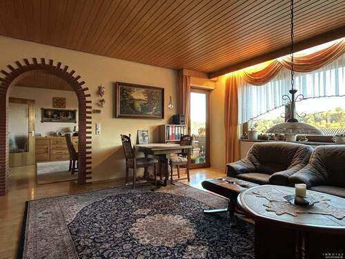 OG Wohnzimmer - 8 Zimmer Mehrfamilienhaus, Wohnhaus zum Kaufen in Lambsborn