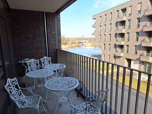 Wasserblick von der Loggia - Wasserblick auf Ryck - zentrumsnahe 4-Zimmer-Wohnung mit EBK, Aufzug und 2 Loggien