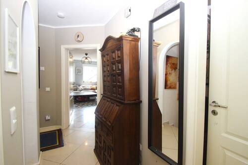 ...mit Platz für eine Garderobe - 