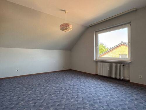 Zimmer 1 DG zu EG - 