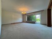 Wohnzimmer mit Terrassenzugang EG - 