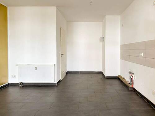 Ausreichend Platz in der Küche - 5 Zimmer Etagenwohnung in Leipzig