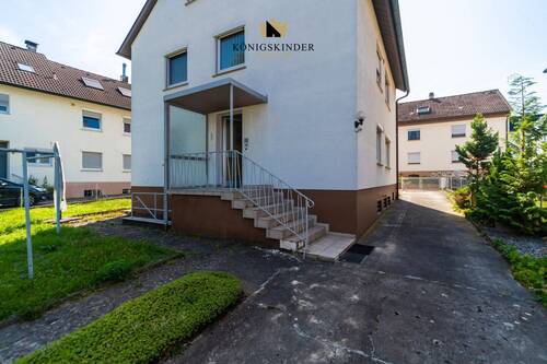 Einfahrt - Mehrfamilienhaus, Wohnhaus mit 126,00 m² in Wernau zum Kaufen