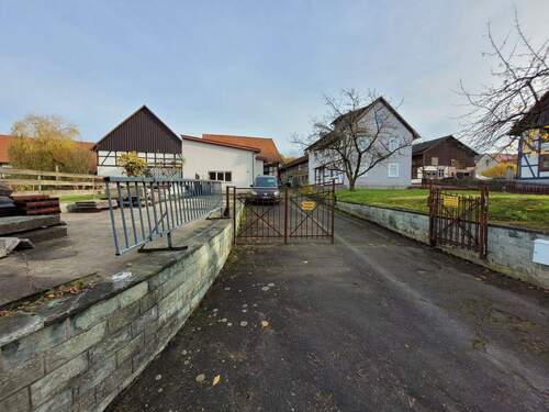 20251105_142927.jpg - 9 Zimmer Einfamilienhaus in Niederaula